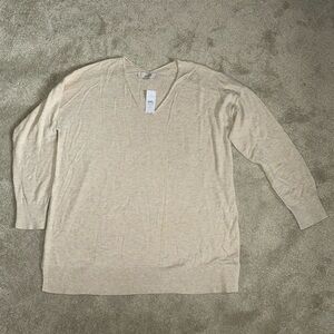 NWT - Loft Maternity Lightweight V-Neck Sweater - Size L
